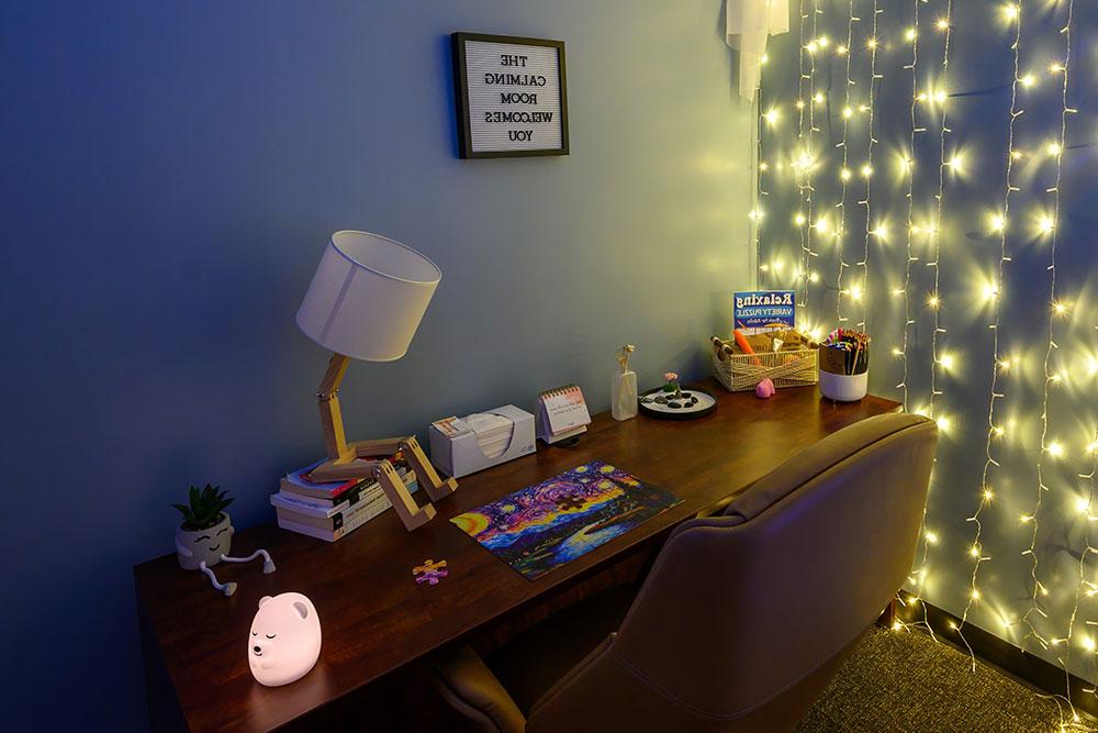 Calming room desk